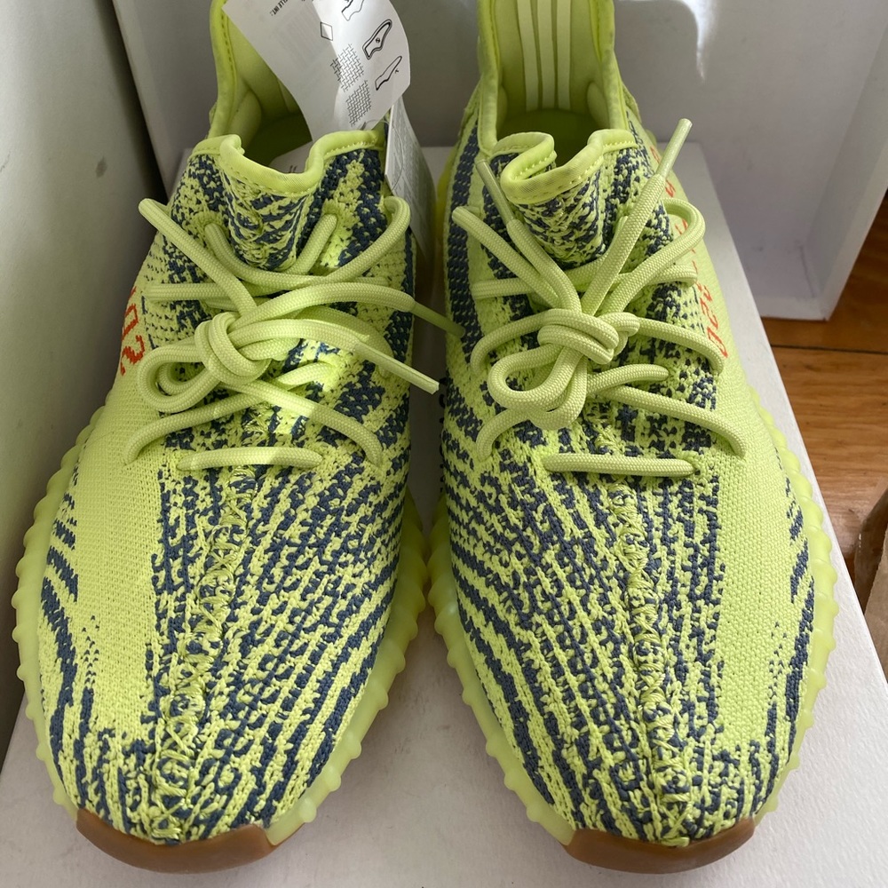 New yeezy boost 350 V2 Sz 42